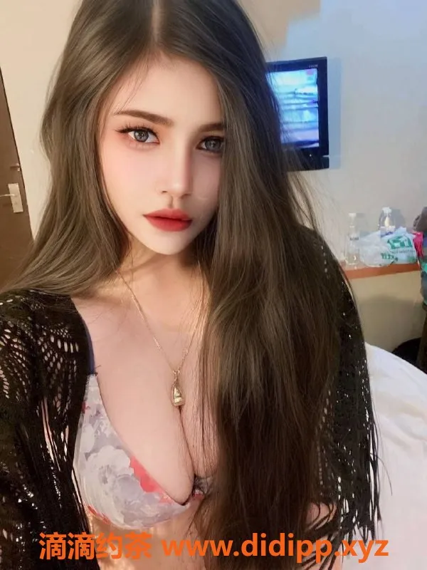 杭州上门服务-22岁英格兰混血 D胸美女，身高164，杭州上城启迪