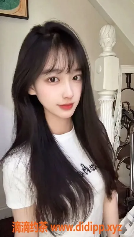 杭州楼凤资源信息,夏天，165cm甜美学妹，夜课4500，清新伴浴服务