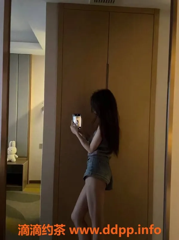 成都楼凤-武侯区蕊蕊，颜值10分，身材让你心动！