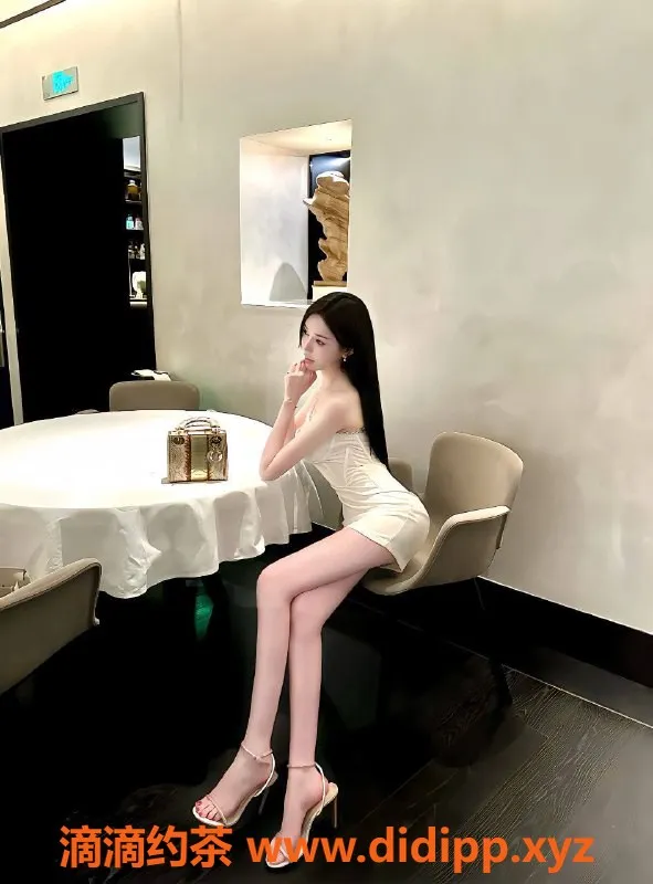 杭州上门服务-上城区一骑绝尘21岁模特，身高168cm，仅需1600元！