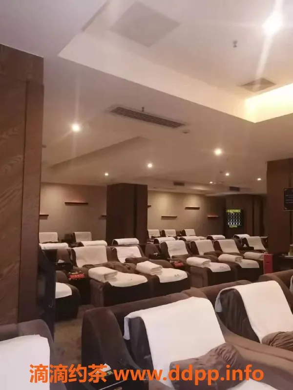 广州楼凤-广州白云95+98顶级会所，服务一流，随心挑选