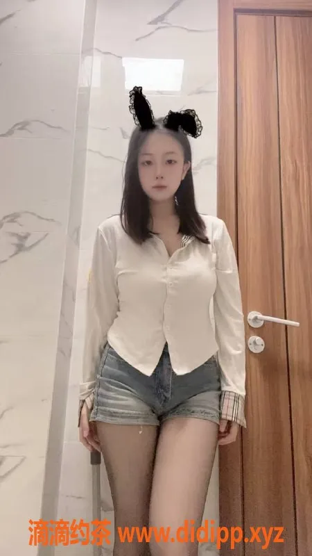 成都楼凤资源信息,成华区双飞姐妹花，C/D罩杯听话嫩妹