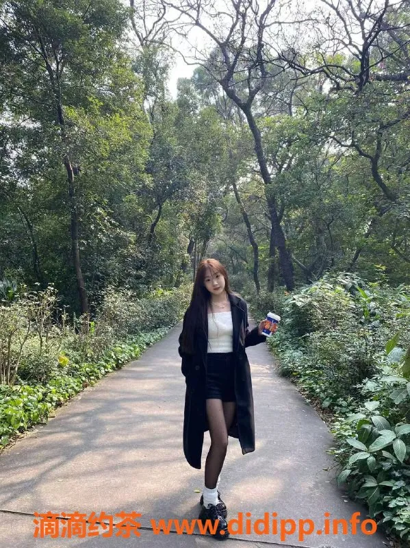 重庆楼凤-九龙坡区悦悦老师，全套700P，放心出击