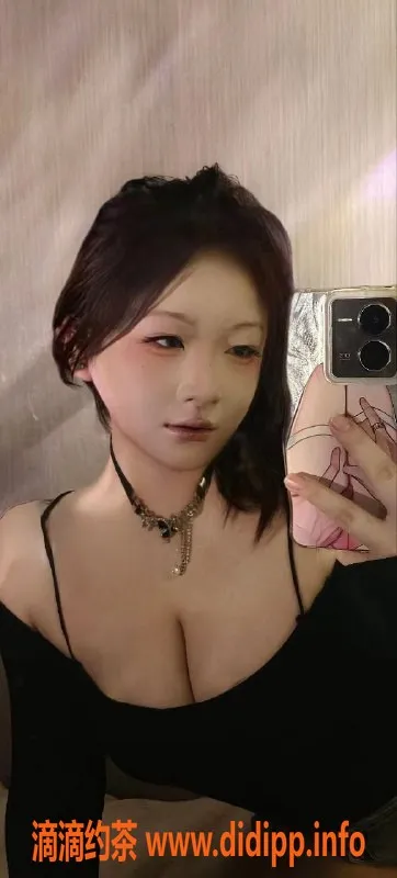 杭州楼凤-上城小玉，18岁白皙少女，D+波涛，600P起