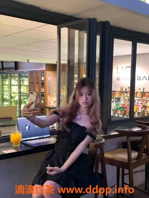 深圳楼凤资源信息,深圳龙岗22岁风骚妹妹七七，165cm、47kg等你来体验