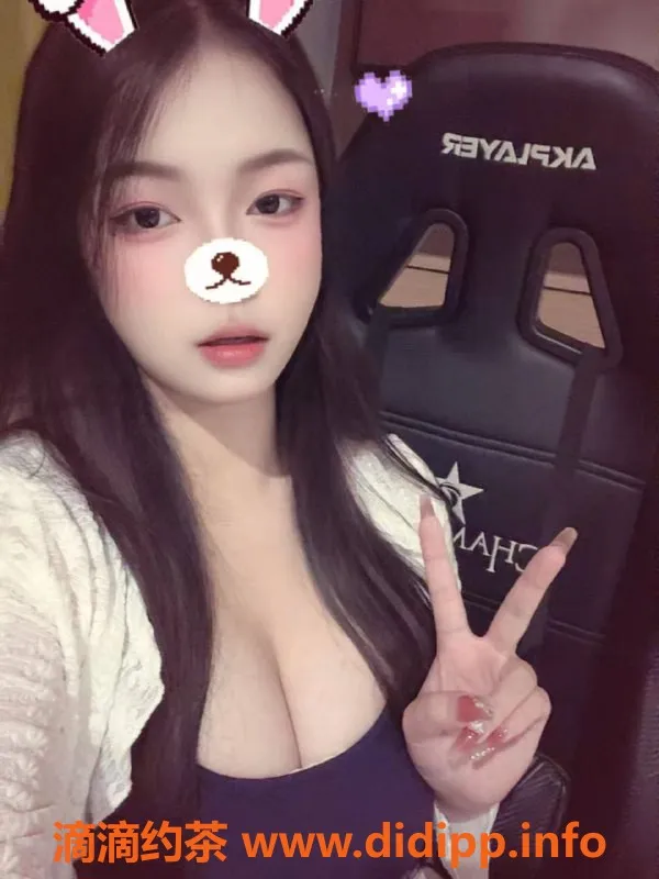 郑州楼凤-郑州小美，20岁，170cm微胖妹，胸围36D，价格亲民