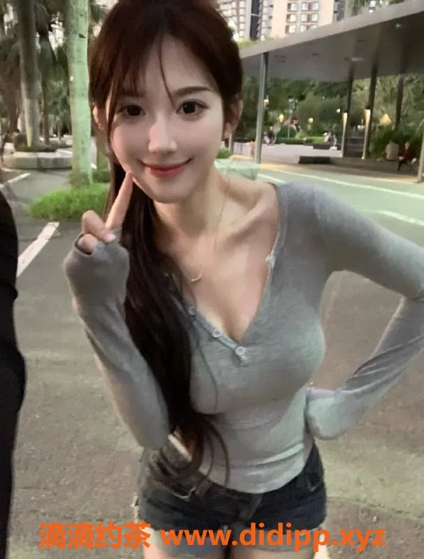 杭州楼凤-杭州舞蹈生云兮，166cm，46kg，温柔可人