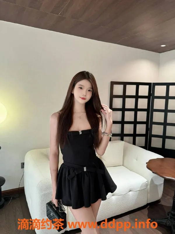 杭州楼凤-上城区小晓，18岁165cm，32D白皙美肤