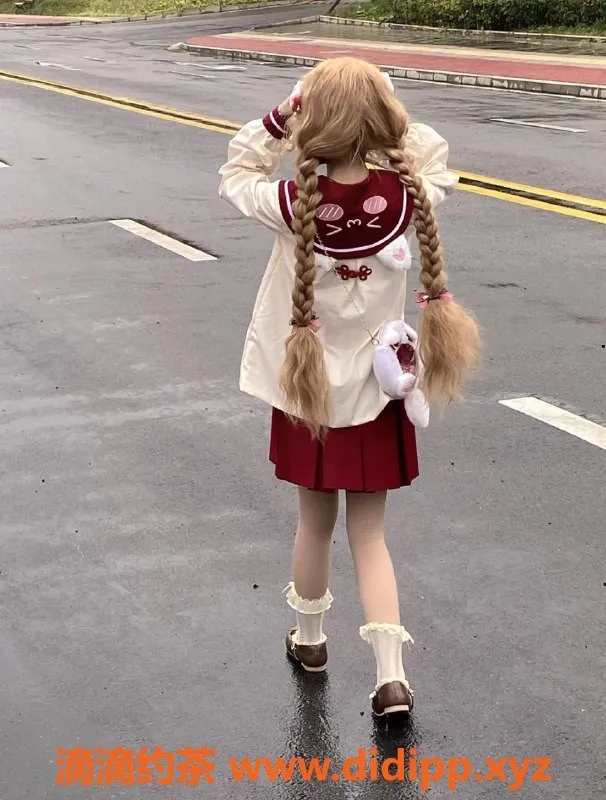 重庆楼凤资源信息,渝北回兴小短腿，162cm/18岁，主动服务