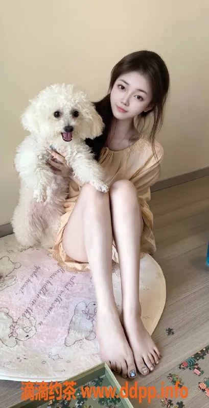 武汉楼凤-武汉朵微，163cm C罩杯，实习生，23岁