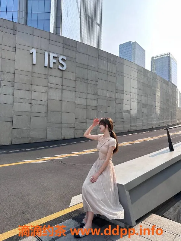 武汉楼凤-武汉朵微，163cm C罩杯，实习生，23岁