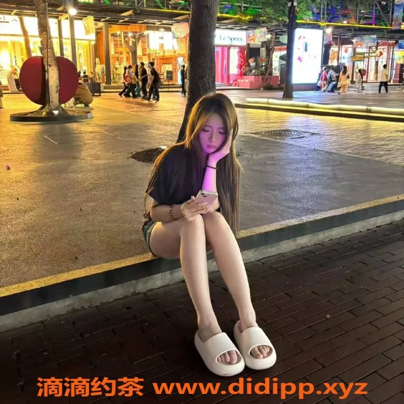 成都楼凤-成华区佳佳，大大腿嫩妹，一对一服务