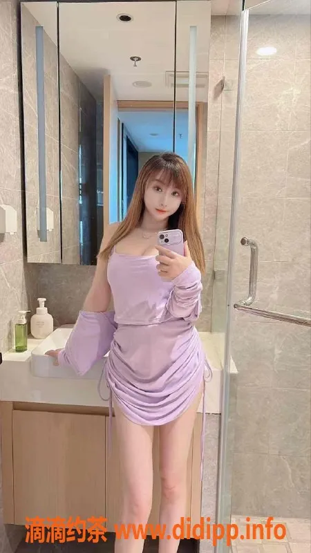 成都楼凤-高新区巧儿，400元性价比超高少妇车