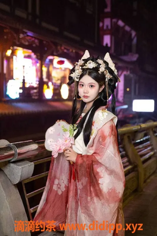 成都楼凤-锦江区思思，颜值8.0，课时费6P，BBW服务体验