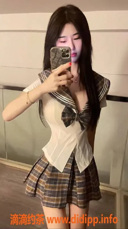 杭州楼凤-小虎牙，165cm D罩杯，1500元尽情体验