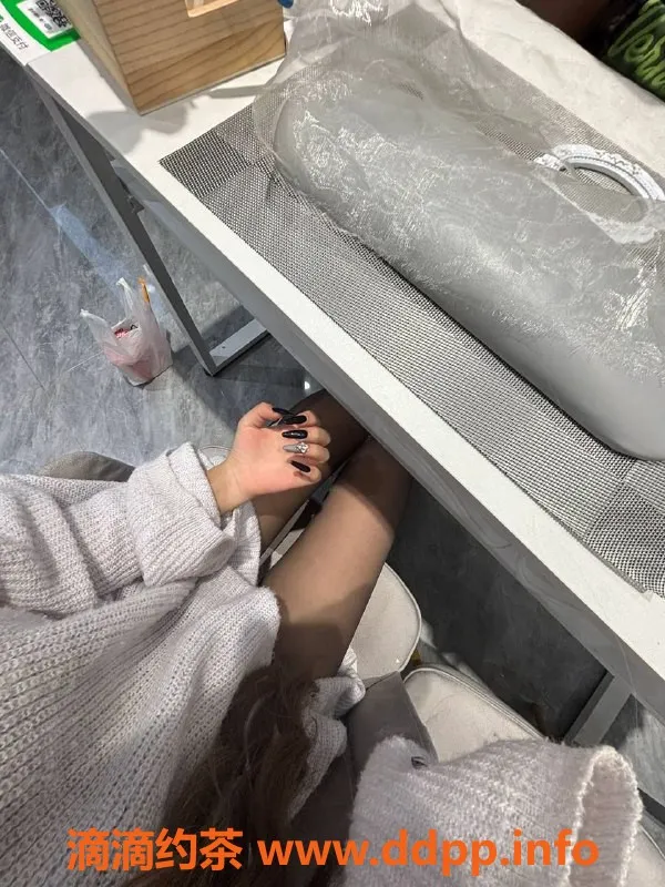 成都楼凤资源信息,新都区静六六，身材9分的嫩妹车