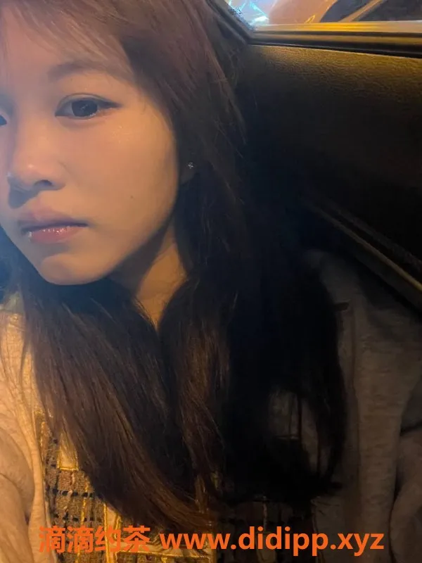 成都楼凤-成华区小野猫18岁，156cm大奶妹，性价比超高！