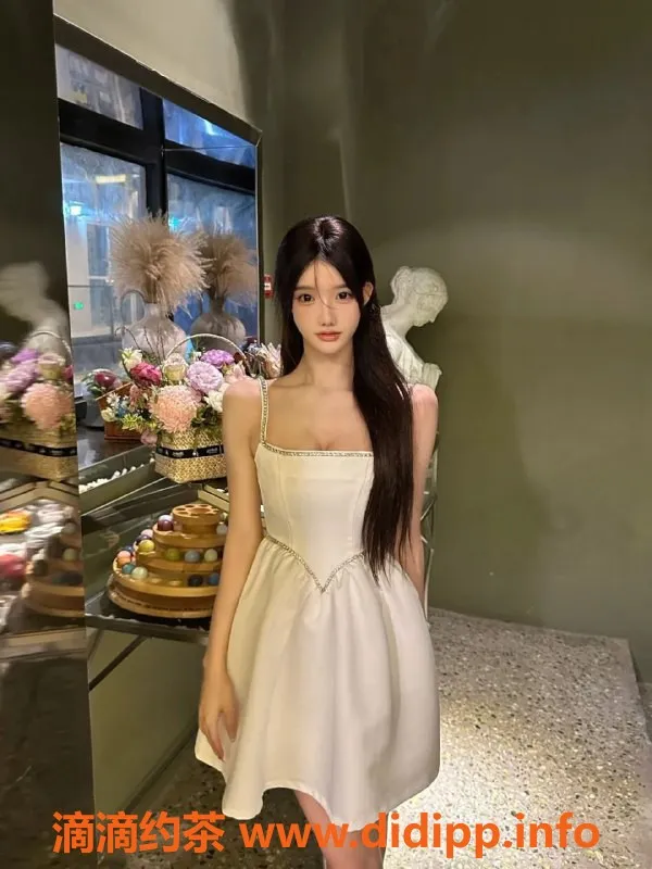 广州楼凤-广州天河19岁大学生颜汐，165cm，48kg，32C