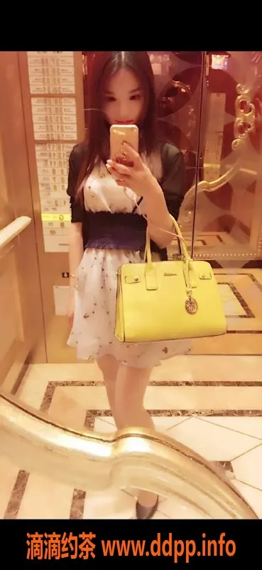 重庆楼凤-九龙坡性感妹子诗诗，165cm B罩杯，23岁陪玩