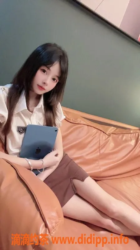 成都上门服务-武侯区冷白皮嫩妹饱饱，7P服务等你来体验！