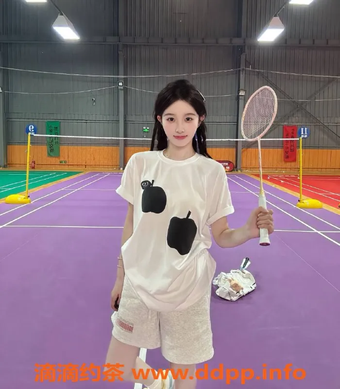 杭州楼凤资源信息,杭州19岁女孩沈嘉玲，天然C+身高167cm