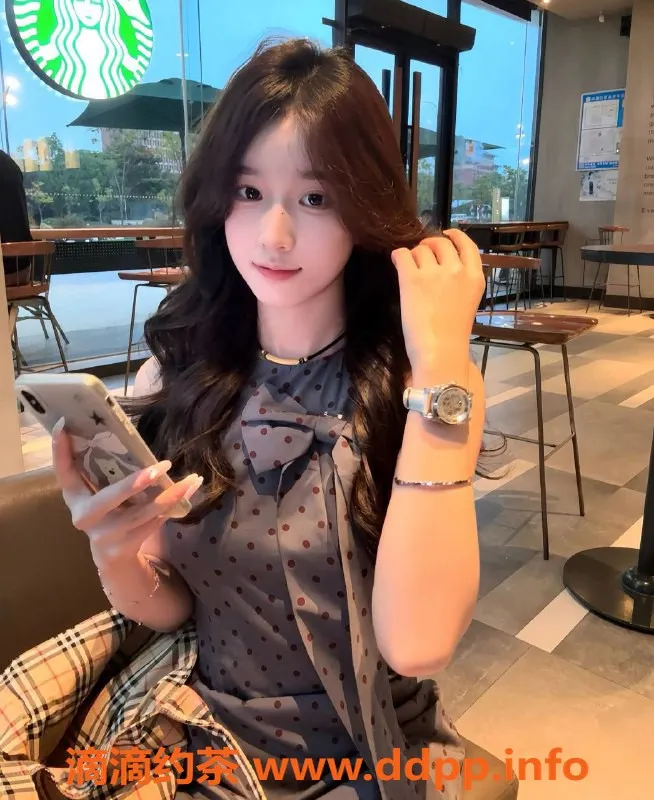 杭州楼凤-杭州19岁女孩沈嘉玲，天然C+身高167cm