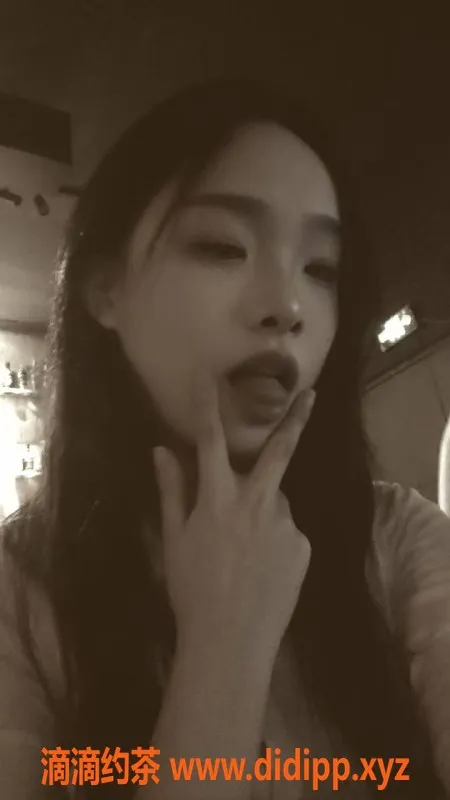 成都楼凤资源信息,春熙路萌萌，身材出众的嫩妹，课时费7/12