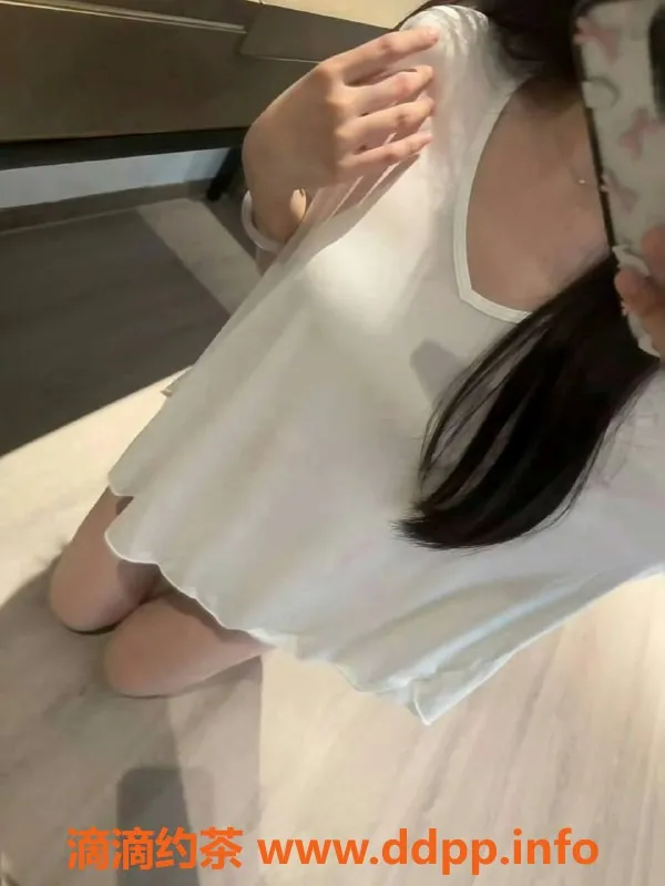 郑州楼凤-管城区云萱，22岁165cm，C➕提供优质陪洗服务