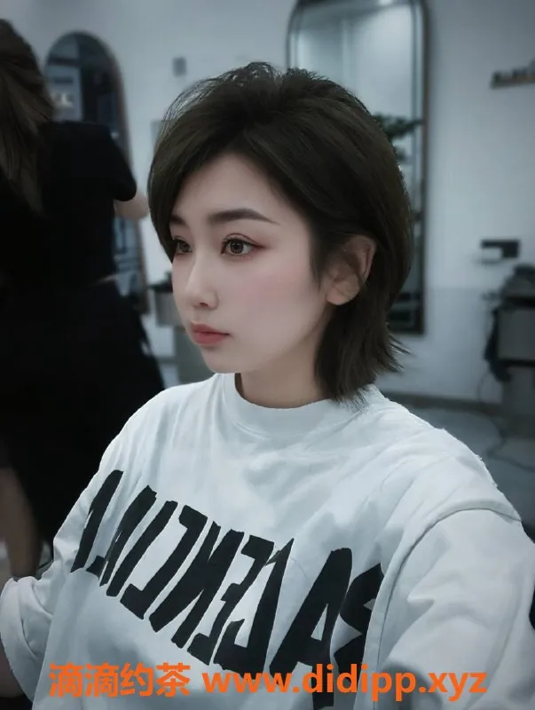 郑州楼凤-郑州璐子萱，27岁身高170，真胸40C热情服务