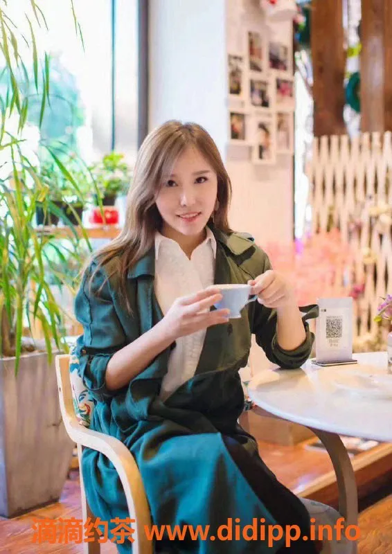 北京楼凤-广渠门许老师，情商高备受欢迎，体验从15Z起