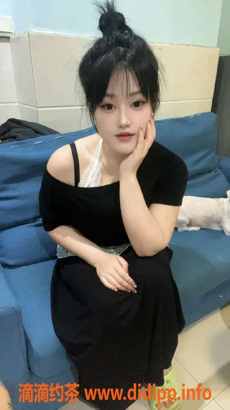 广州楼凤-白云星星20岁护士，163cm 34C 热情服务