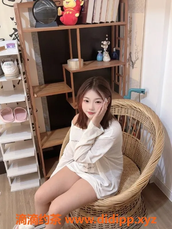 成都楼凤-成华区小悦，18岁，155cm，80斤，B+胸