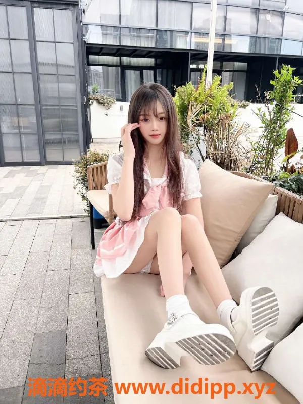 重庆楼凤-江北萝莉小雨，166cm C罩杯，17岁全套服务