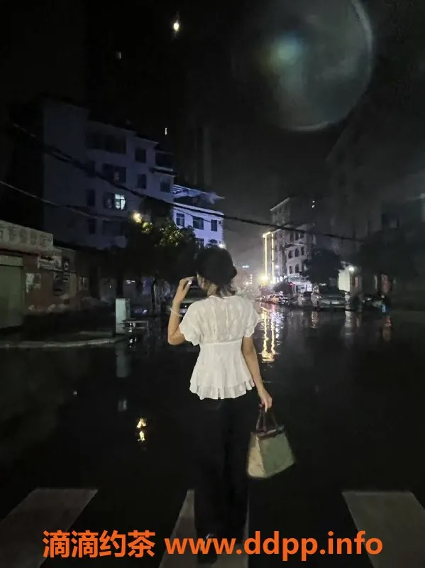 昆明楼凤-官渡区小雅女优，600元起，超值服务等你体验！