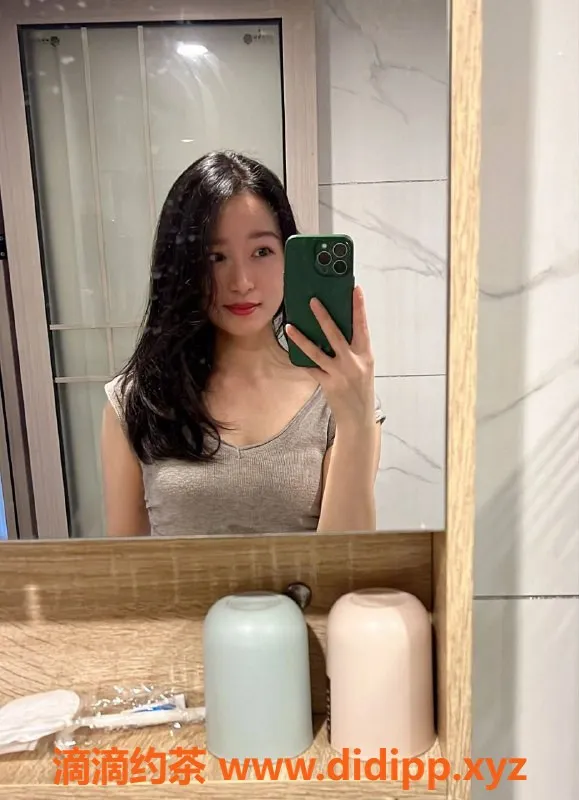 珠海楼凤-丽丽，27岁，32B，舒适自带课室等你来体验