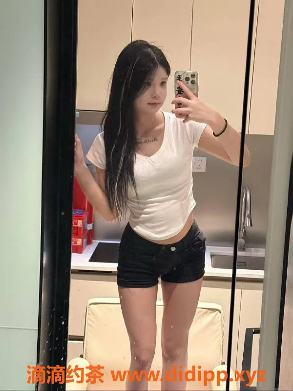 珠海楼凤-珠海拱北肖肖，18岁C罩杯，超值服务等你来体验