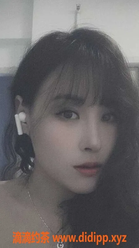 广州楼凤-荔湾超嗲小姐姐萌萌，165cm，44kg，26岁