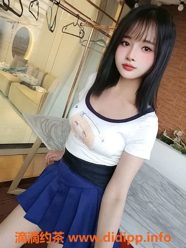 重庆楼凤-江北玲玲 21岁155，98斤C+罩杯诱惑