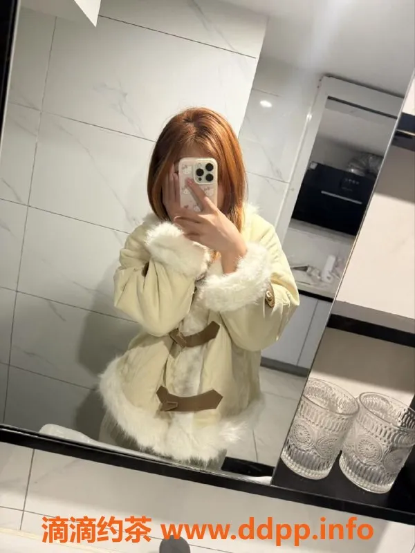 成都楼凤-成华区18岁妹子，清纯可爱，身高157，体重97，推荐体验