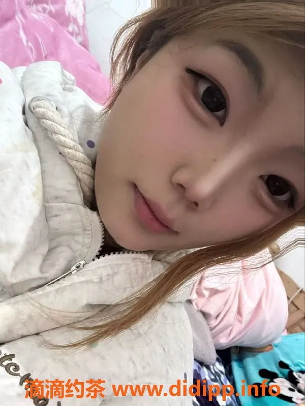 成都楼凤-成华区18岁妹子，清纯可爱，身高157，体重97，推荐体验