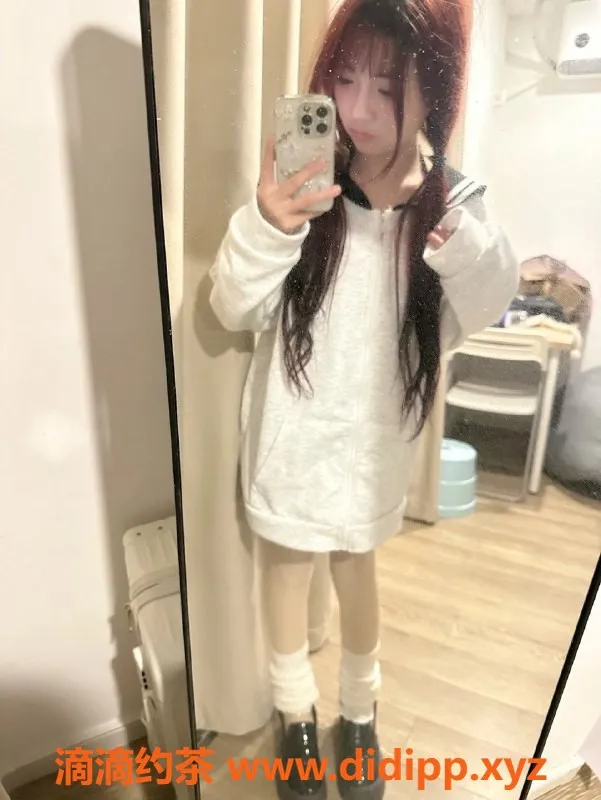 成都楼凤-成华区小燕子，18岁，身高155，体重80，口活极佳