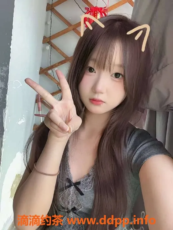 重庆楼凤-思甜，江北珠江太阳城，18岁，76斤C罩杯