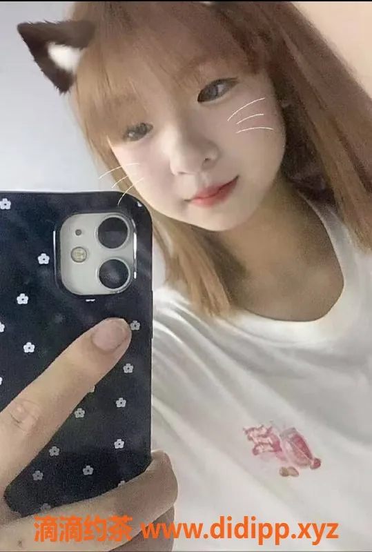 成都楼凤-成华区小蕾：排骨嫩妹，服务超可爱！