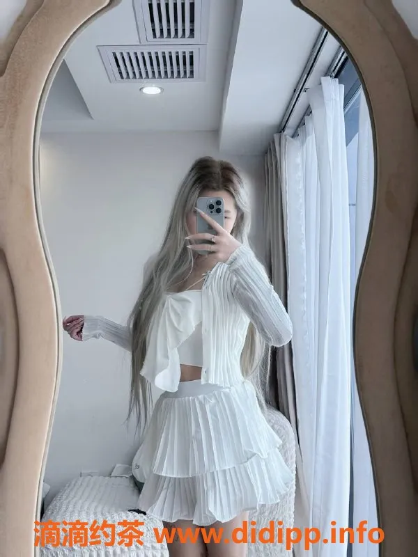 武汉楼凤-洪山区仔仔，600p完美体验！