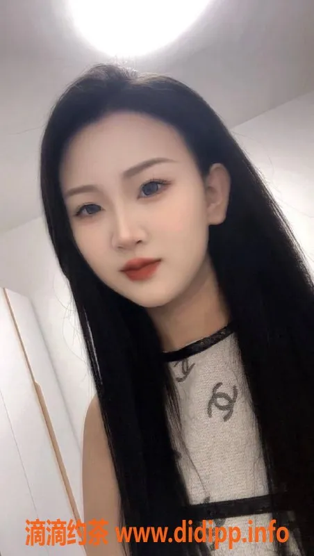 郑州楼凤-郑州金水区小薇，19岁完美身材陪浴服务