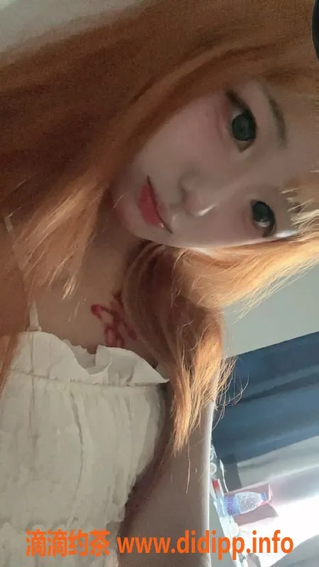 成都楼凤-成都嫩妹歪歪，165cm匀称身材，700元超值体验！