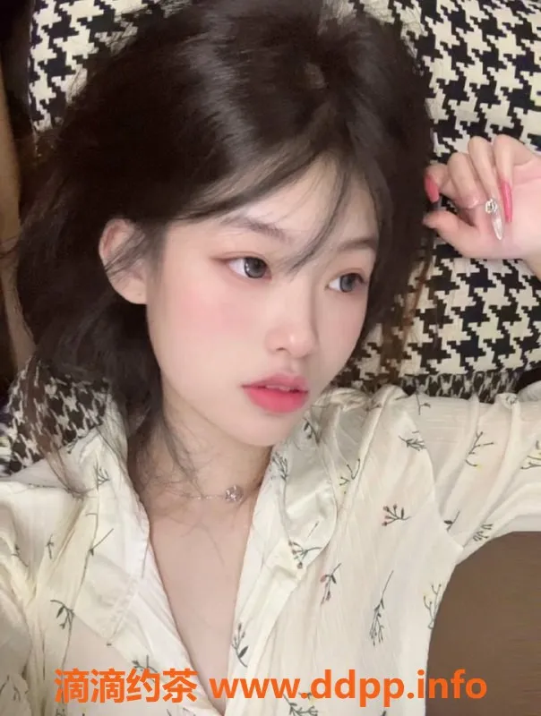 广州楼凤-南海桂城小薇薇，600元激情服务等你来享！