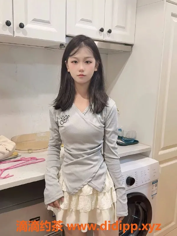 成都楼凤-武侯区19岁静静，身高160、90斤，甜美服务推荐