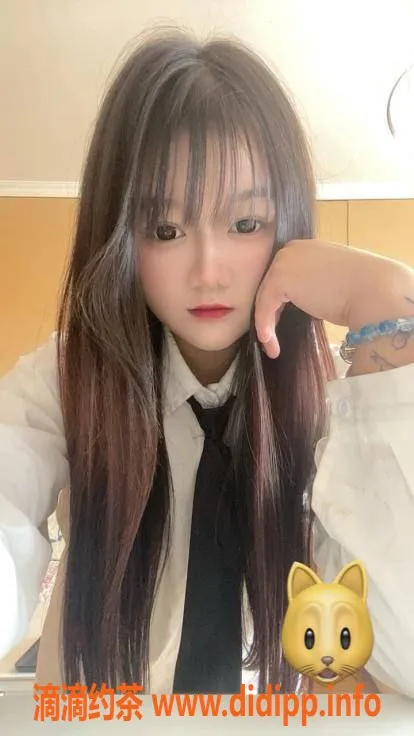 成都楼凤资源信息,武侯区嫩妹佳佳，6/10价位，代聊6P体验