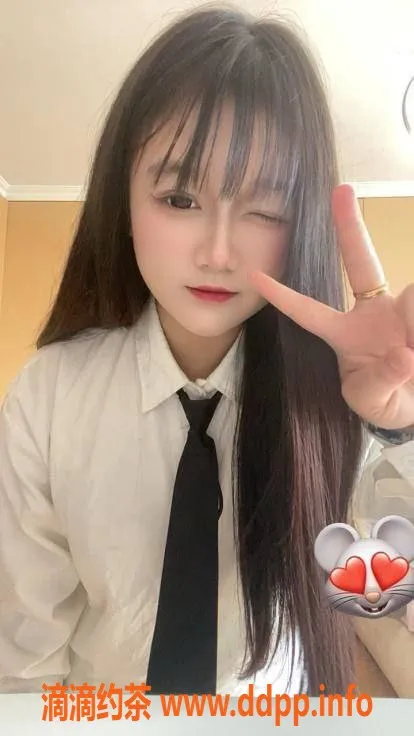 成都楼凤-武侯区嫩妹佳佳，6/10价位，代聊6P体验